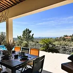 Les Romarins Pour 8 Personnes Avec Vue Panoramique Et Piscine Chauffee A *