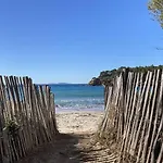 Les Romarins Pour 8 Personnes Avec Vue Panoramique Et Piscine Chauffee A Vila La Londe-les-Maures
