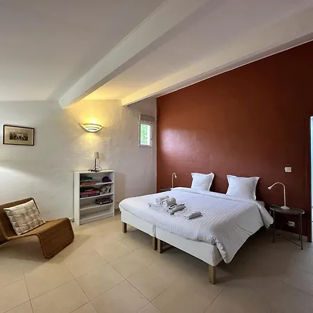 Vila Les Romarins Pour 8 Personnes Avec Vue Panoramique Et Piscine Chauffee A