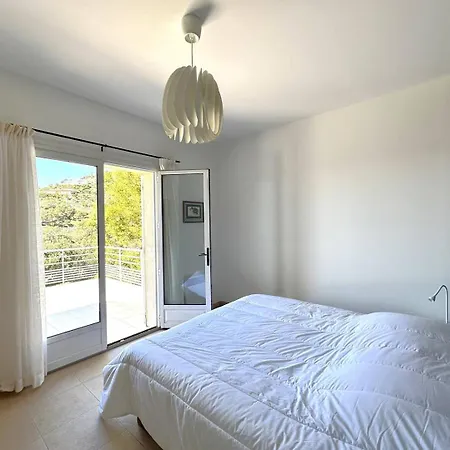 别墅 Les Romarins Pour 8 Personnes Avec Vue Panoramique Et Piscine Chauffee A 拉隆德莱丝莫里斯
