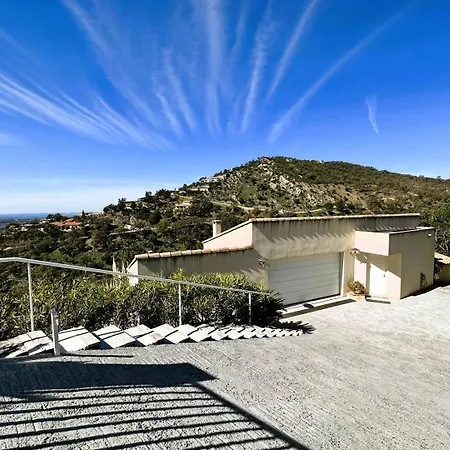 别墅 Les Romarins Pour 8 Personnes Avec Vue Panoramique Et Piscine Chauffee A